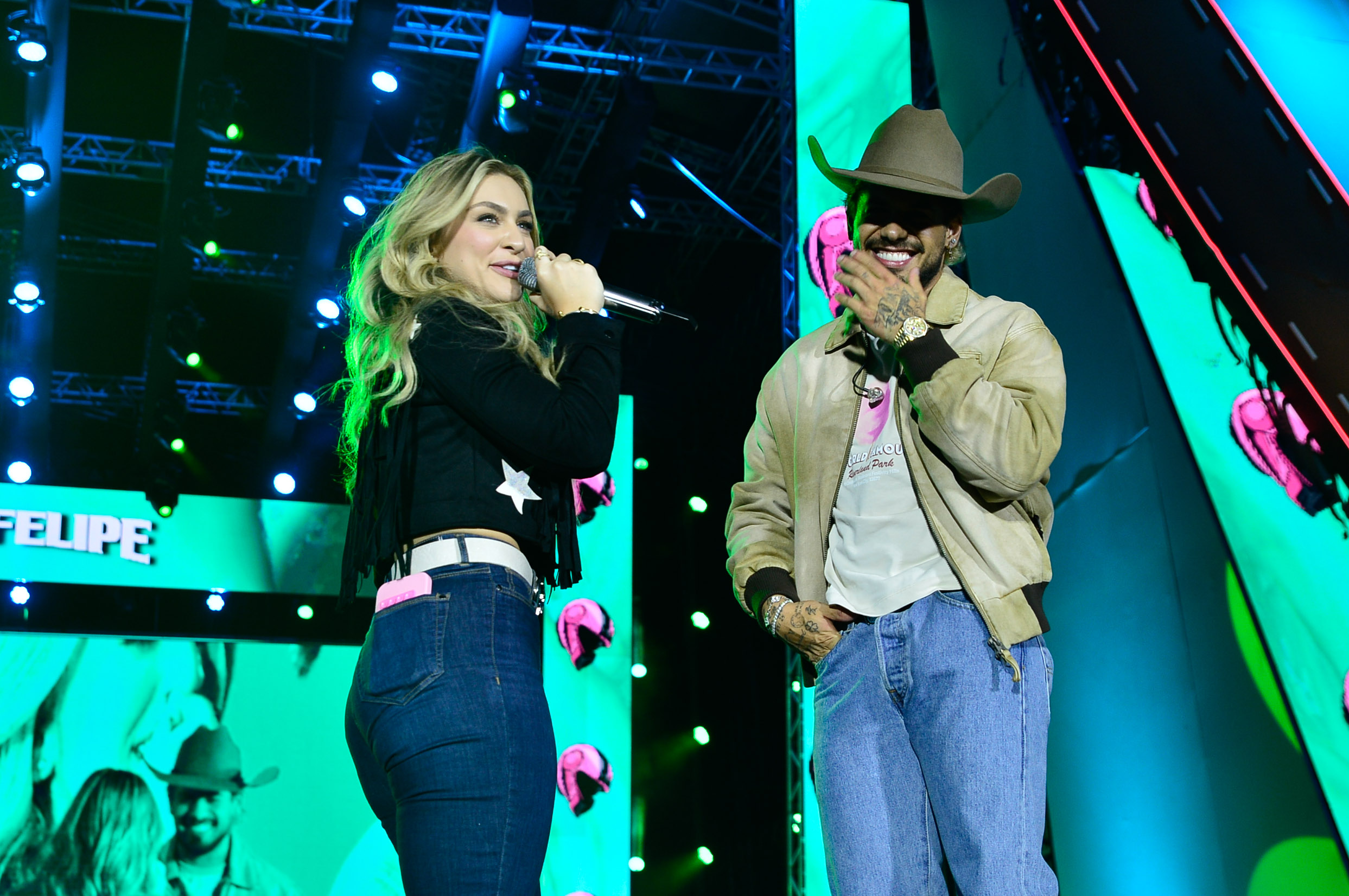 Duda Bertelli participa do show de Z&eacute; Felipe - Foto: Eduardo Martins / Brazil News
