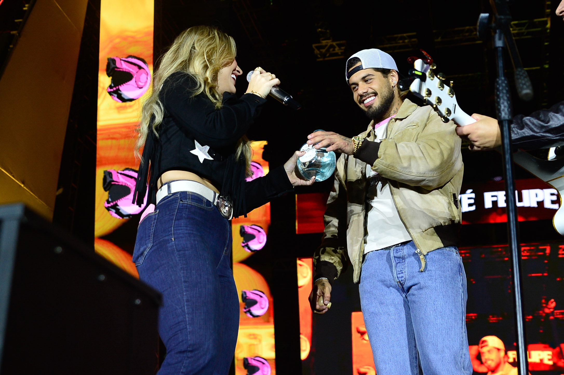 Duda Bertelli participa do show de Z&eacute; Felipe - Foto: Eduardo Martins / Brazil News