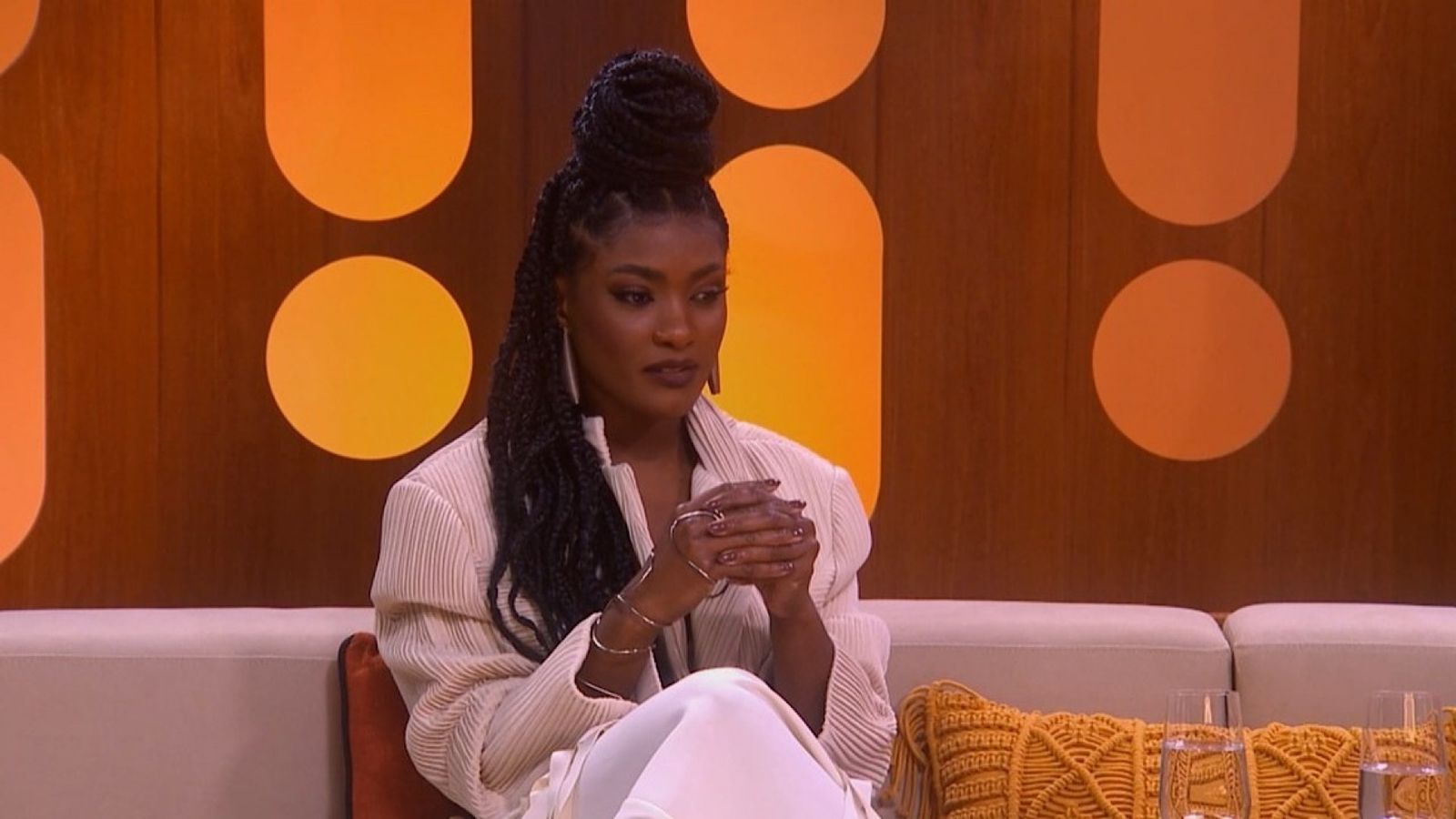 Erika Januza revela sobre congelamento de óvulos e médica aponta: ‘Não assegura a gravidez’