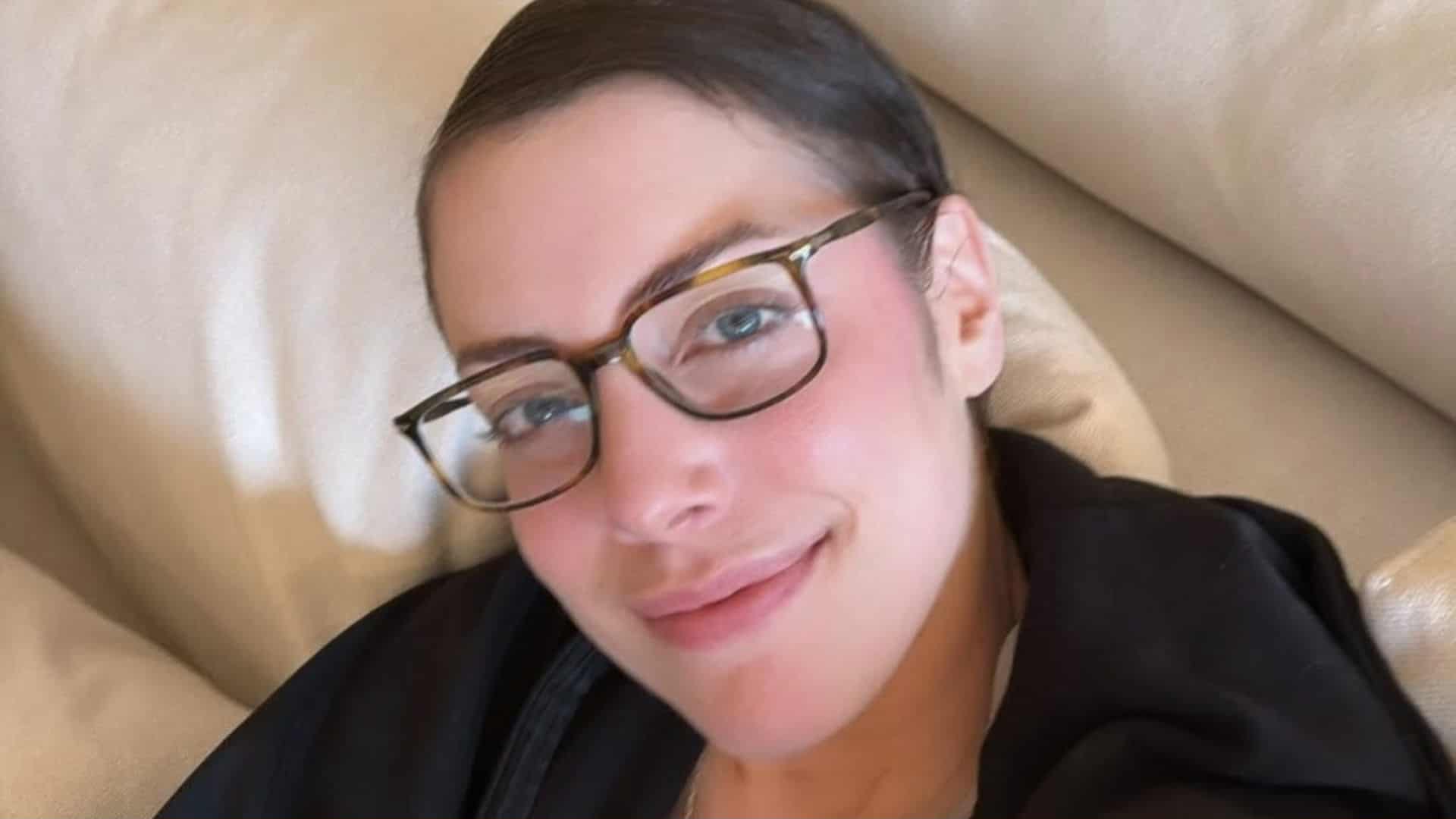 Fabiana Justus revela por que não operou os olhos: ‘Me arrependo’