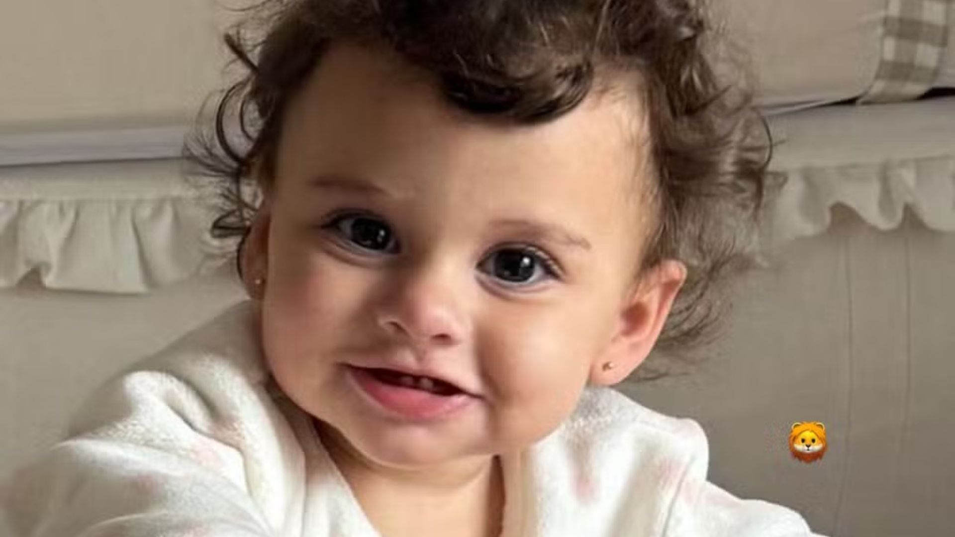 Amanda Kimberlly divulga nova foto de Helena, sua filha com Neymar