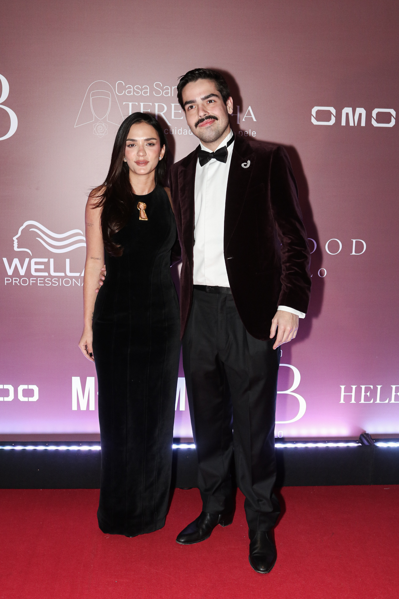 Jo&atilde;o Silva faz rara apari&ccedil;&atilde;o com a nova namorada em evento - Foto: Van Campos / AgNews