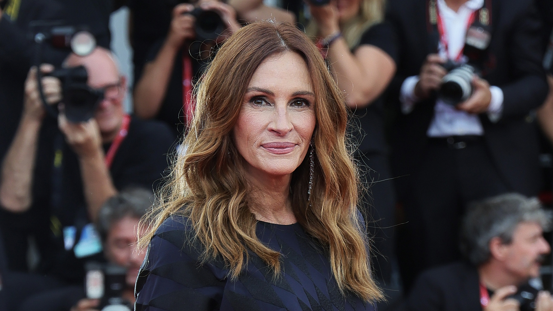 Julia Roberts exibe foto inédita com o marido após noite inesquecível