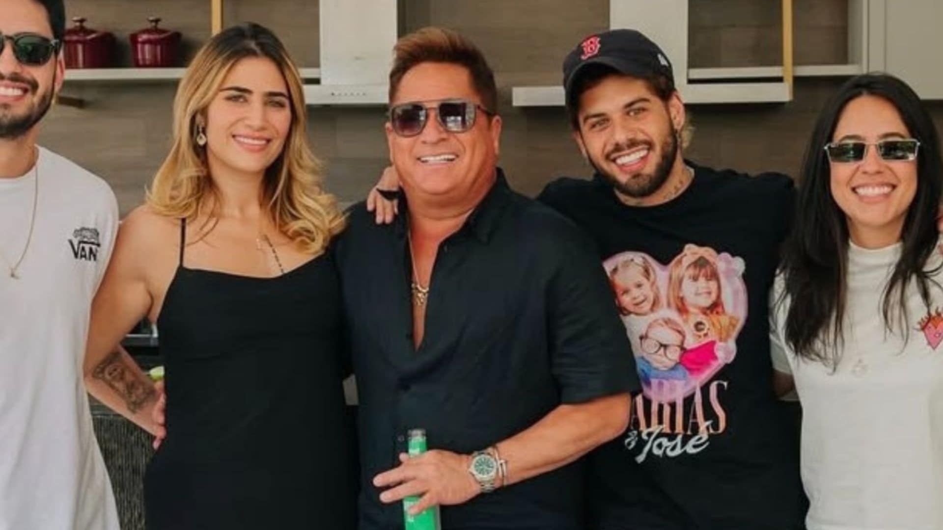 No Dia dos Pais, Leonardo surge com cinco de seus seis filhos