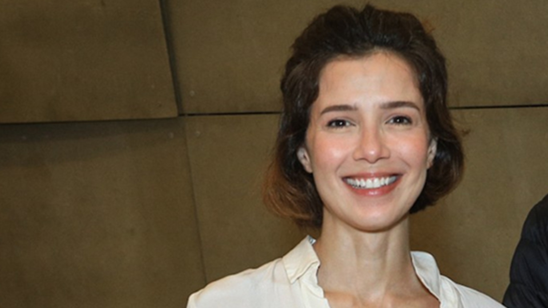 Marjorie Estiano faz aparição pública com o namorado em evento no Rio de Janeiro