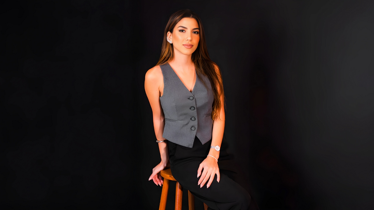 Michelle Barakat utiliza técnica inovadora no transplante de sobrancelhas