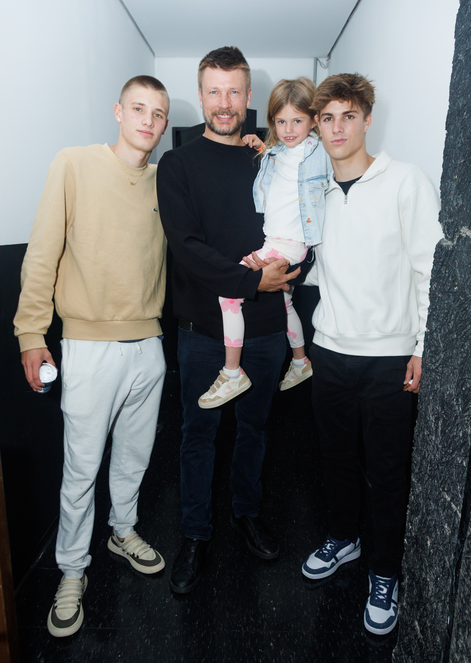 Rodrigo Hilbert curte show com os filhos - Foto: Clayton Felizardo / BrazilNews