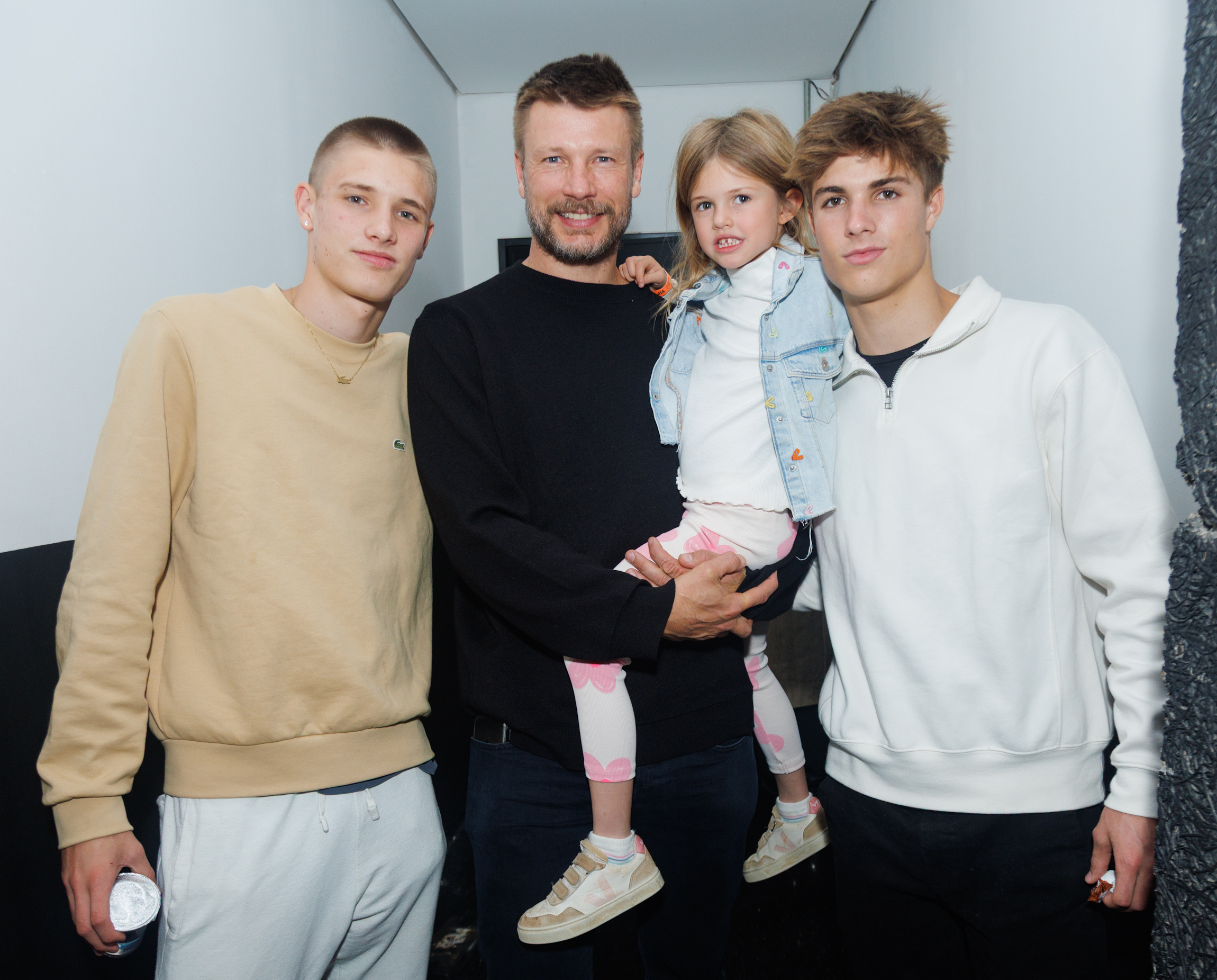 Rodrigo Hilbert curte show com os filhos - Foto: Clayton Felizardo / BrazilNews