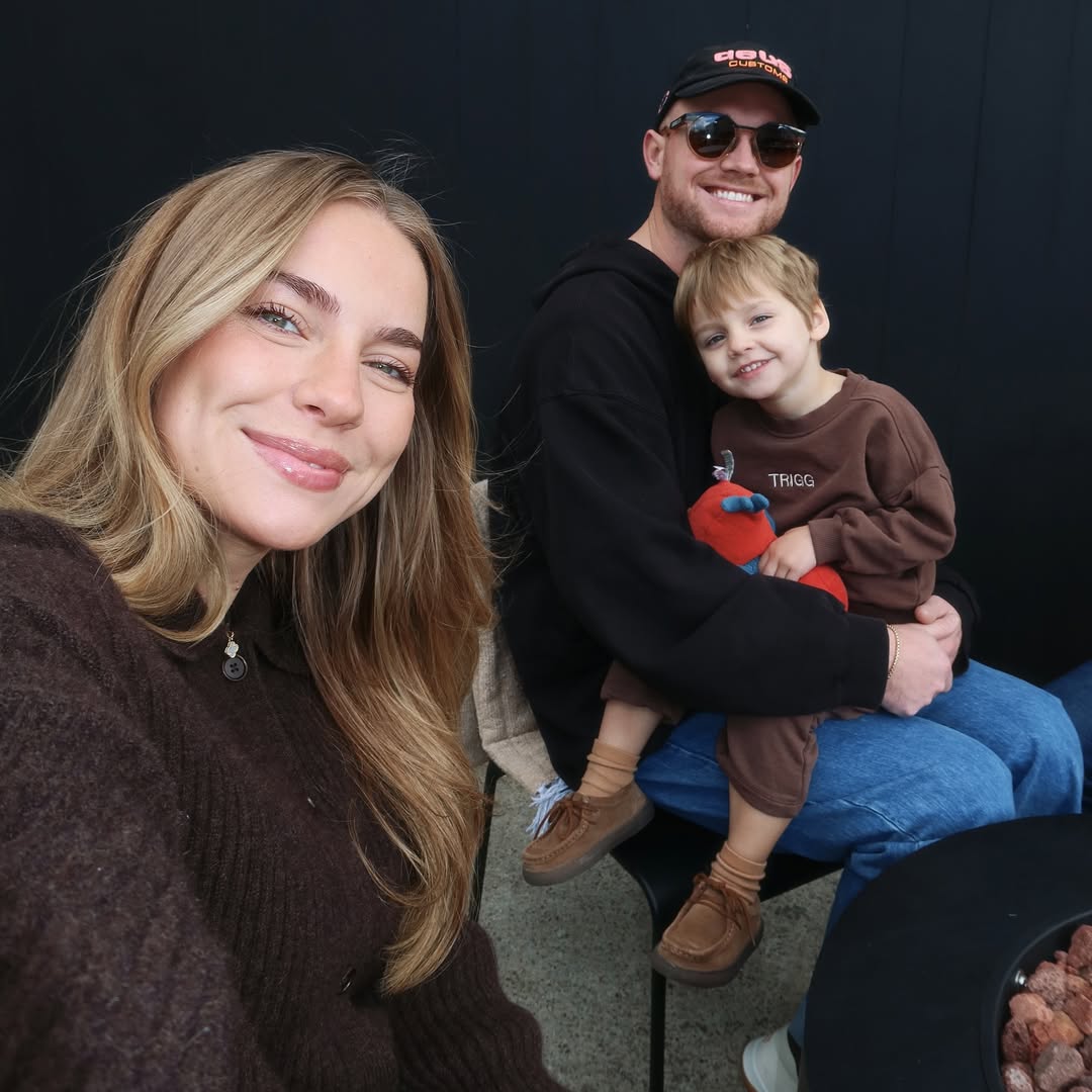 Emilie Kiser e a fam&iacute;lia &mdash; Foto: Reprodu&ccedil;&atilde;o/Instagram