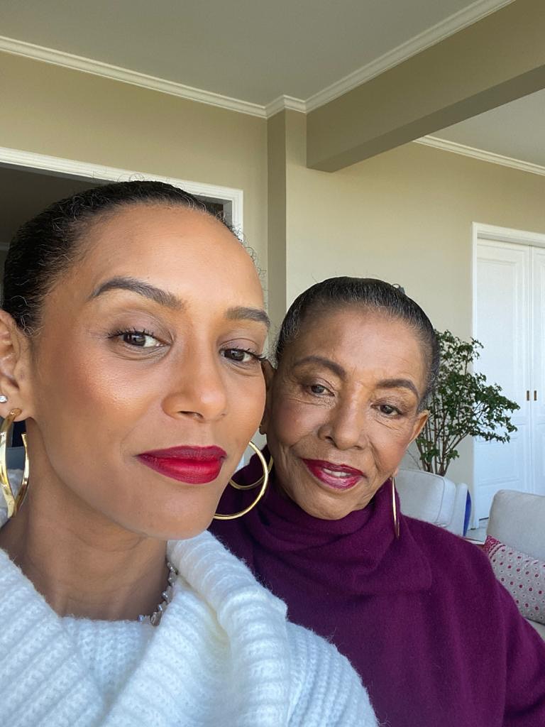 Ta&iacute;s Araujo e a m&atilde;e, Mercedes &mdash; Foto: Reprodu&ccedil;&atilde;o/ Instagram