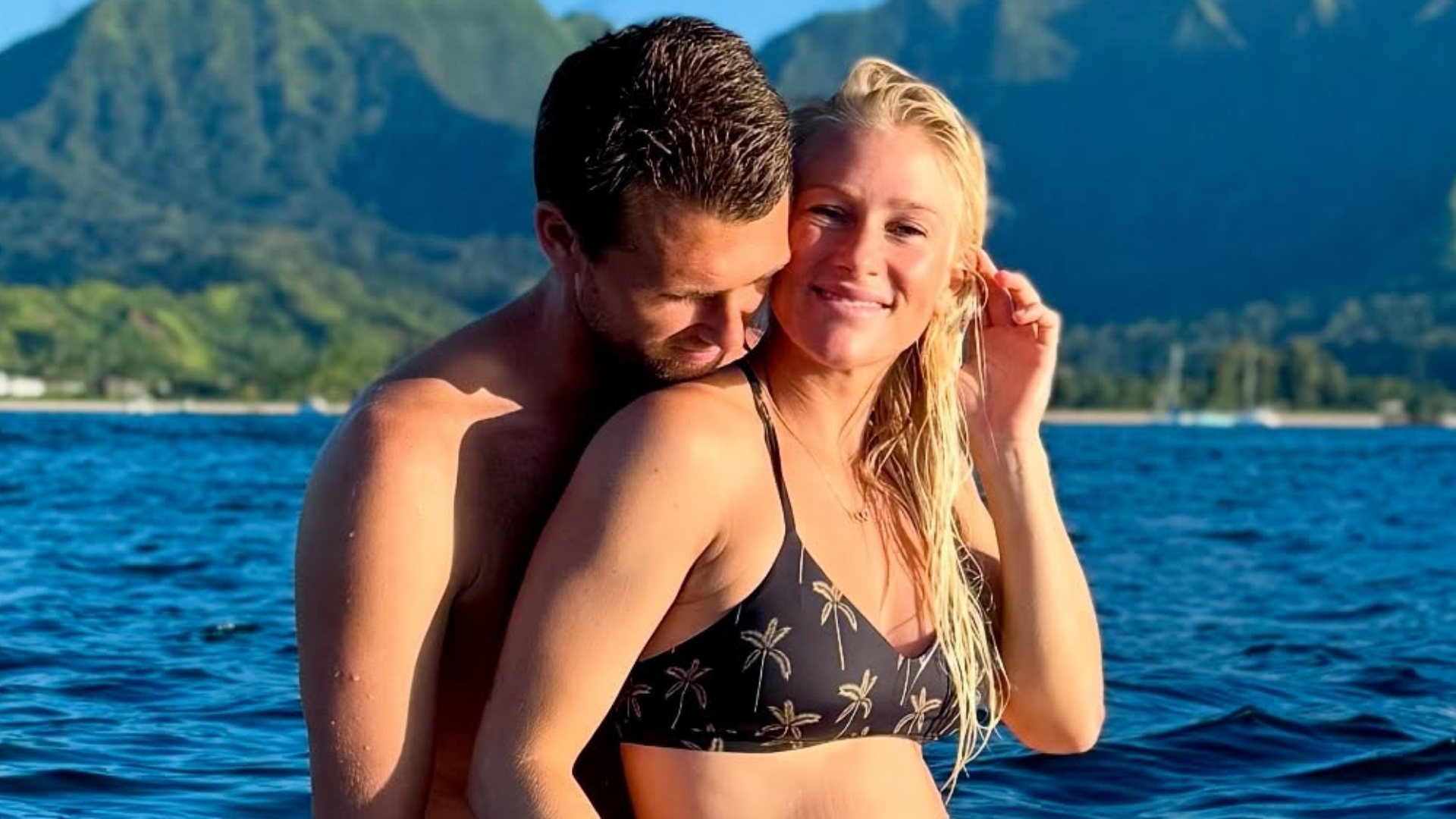 Surfista Tatiana Weston-Webb anuncia gravidez: ‘Sempre foi um sonho’
