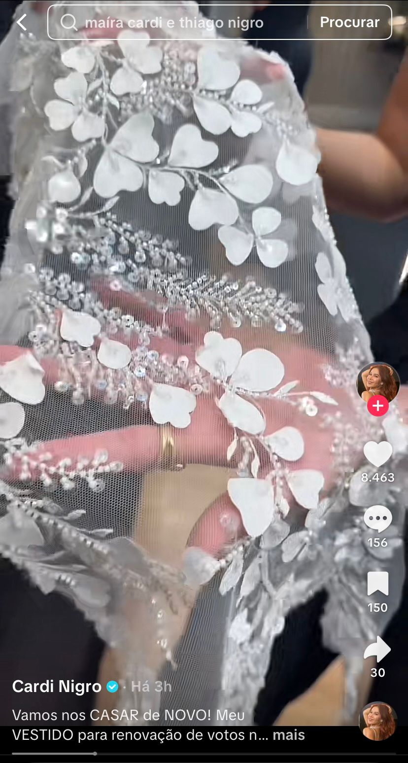 Ma&iacute;ra Cardi mostra spoiler de seu vestido para renova&ccedil;&atilde;o de votos - Reprodu&ccedil;&atilde;o/Instagram