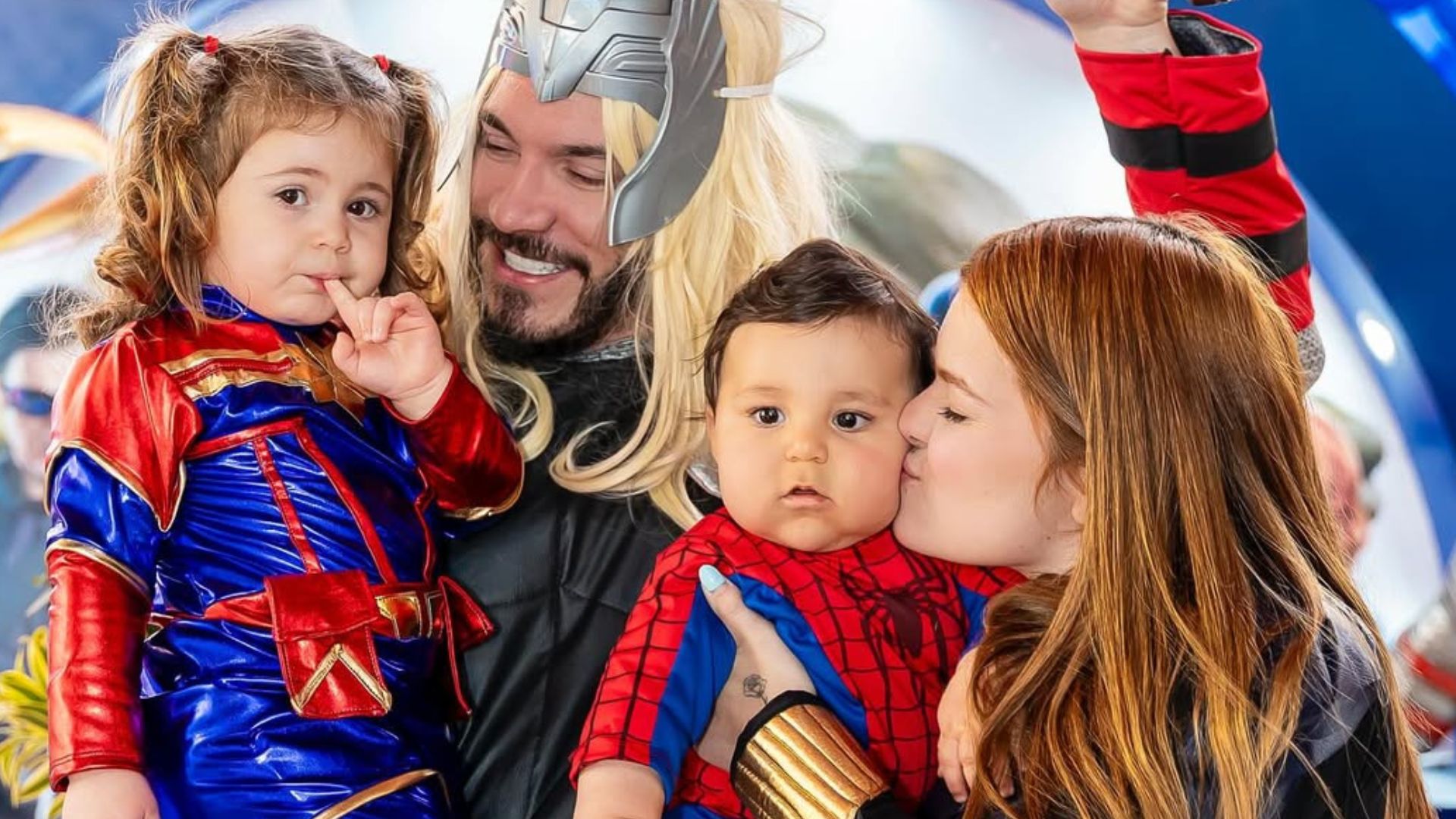 Viih Tube mostra as fotos da festa de mesversário de Ravi: ‘Nosso maior guerreiro’