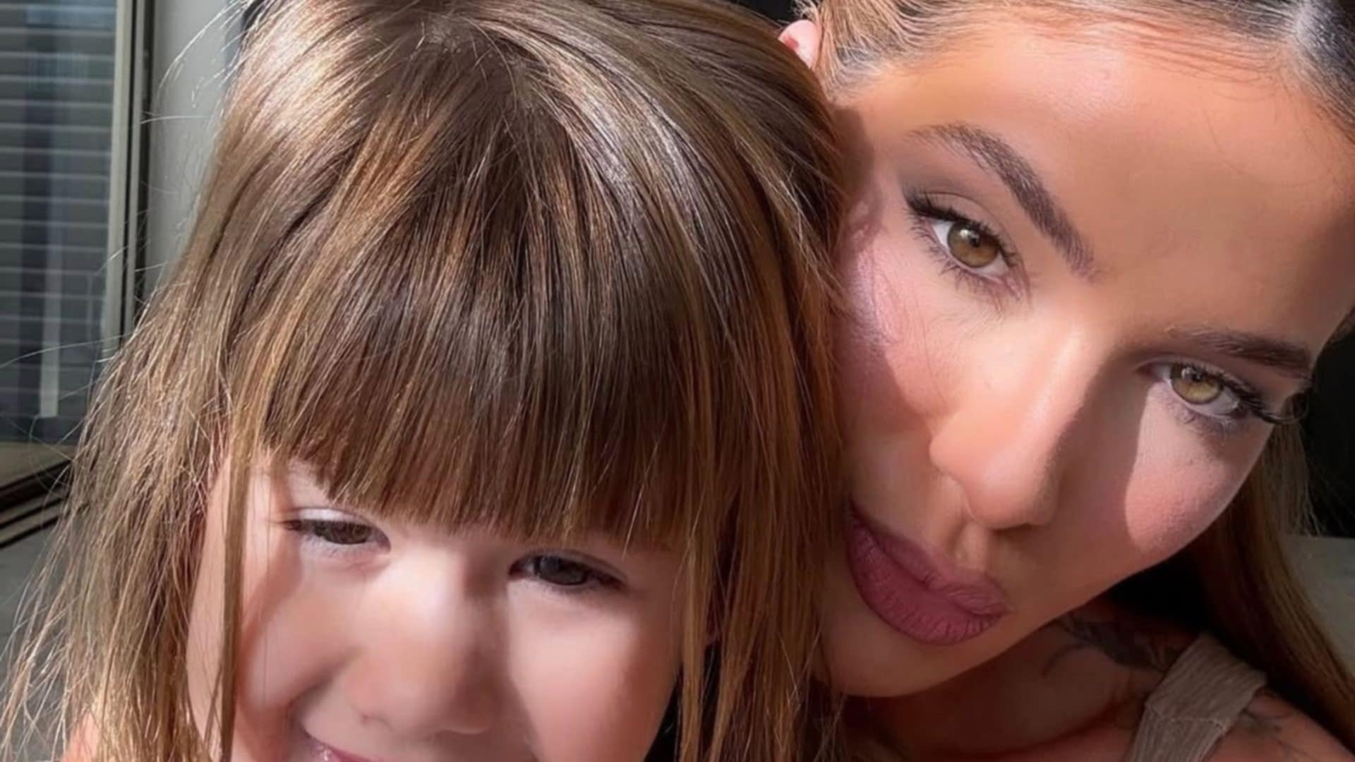 Virginia mostra foto de sua infância e choca com semelhança com Maria Alice