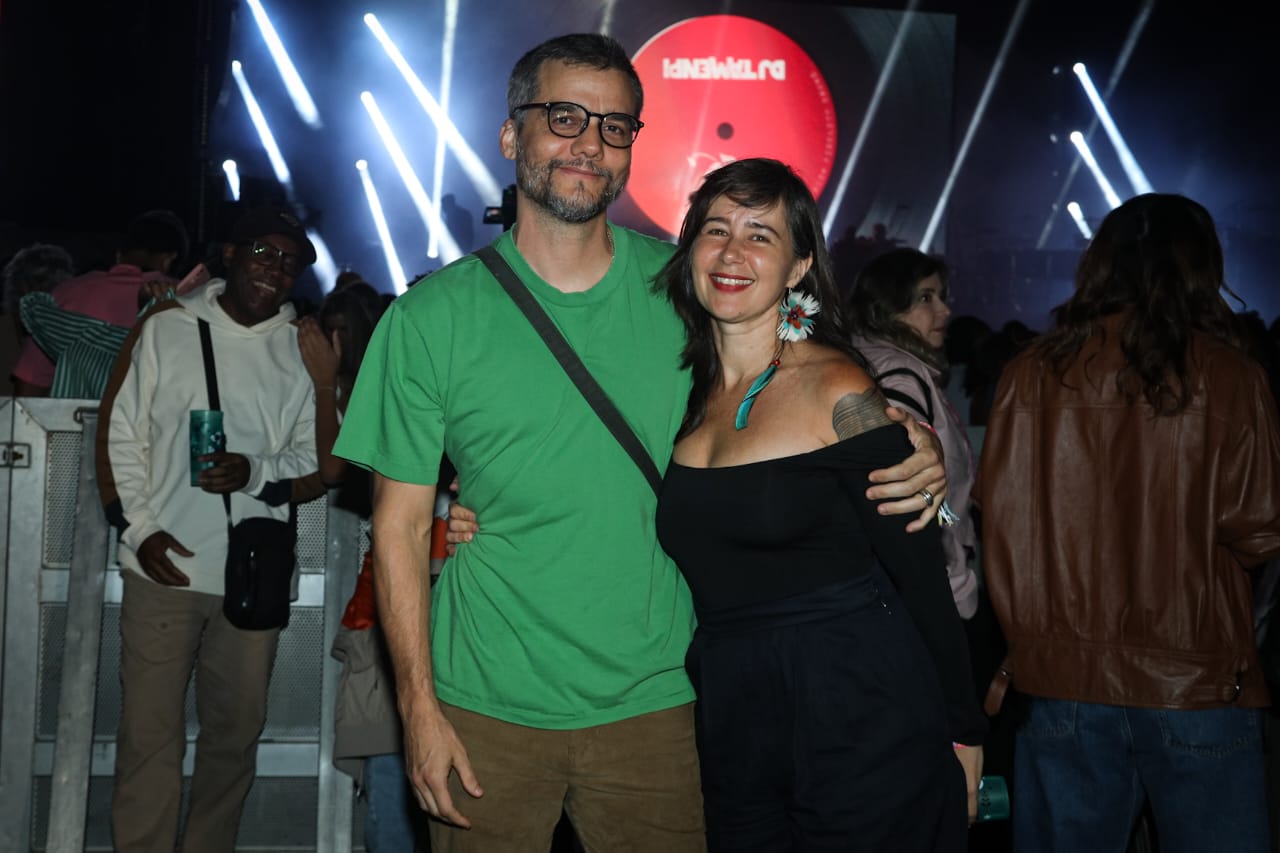 Wagner Moura curte evento com a esposa, Sandra Delgado - Foto: Victor Chapetta / AgNews