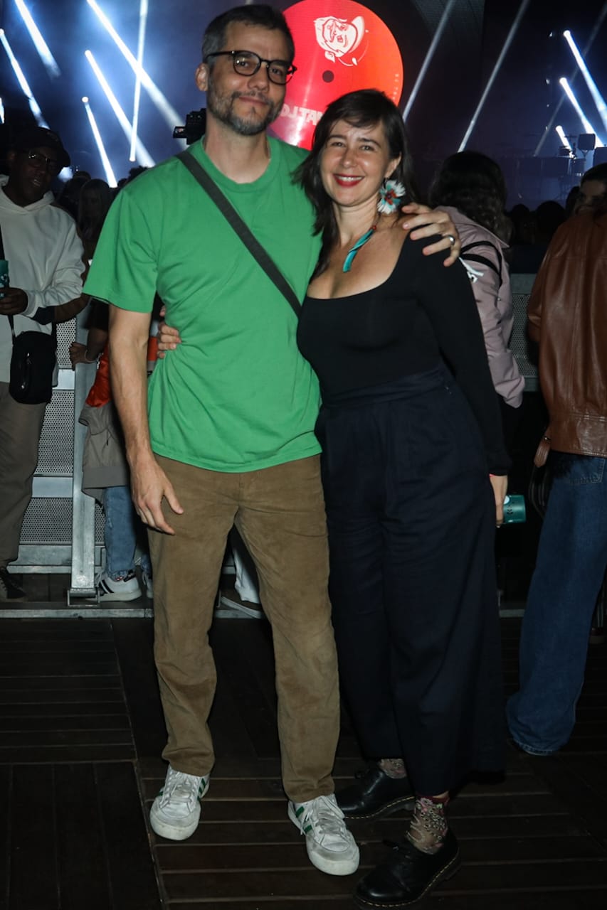 Wagner Moura curte evento com a esposa, Sandra Delgado - Foto: Victor Chapetta / AgNews