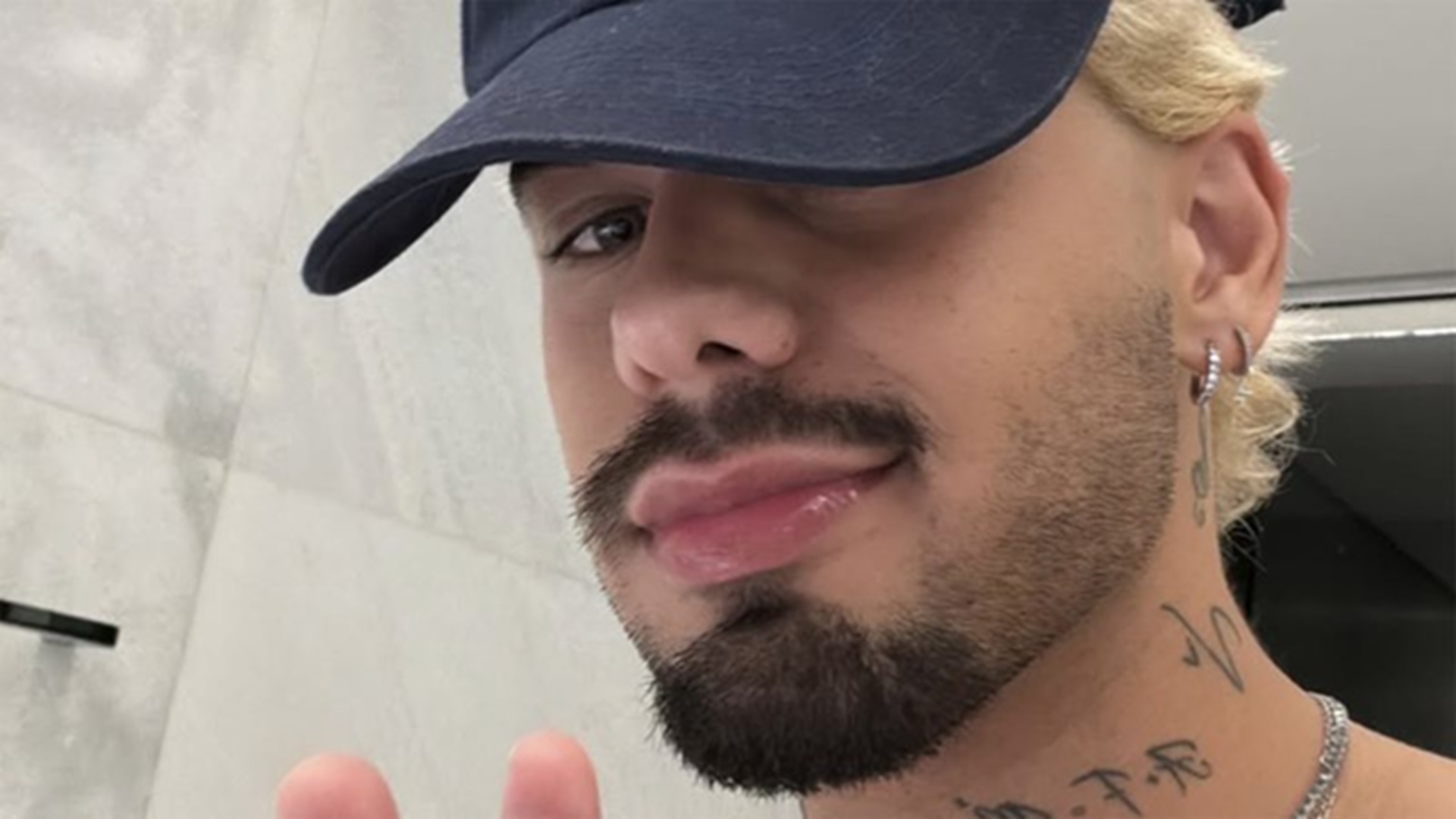 Zé Felipe abandona o loiro e surge com novo visual; veja como ficou