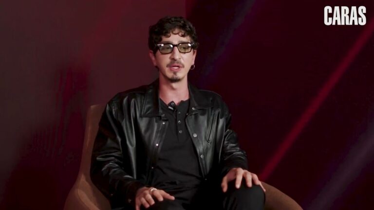 Johnny Massaro debate temática do HIV em nova série: ‘Existe ainda preconceito e desinformação’