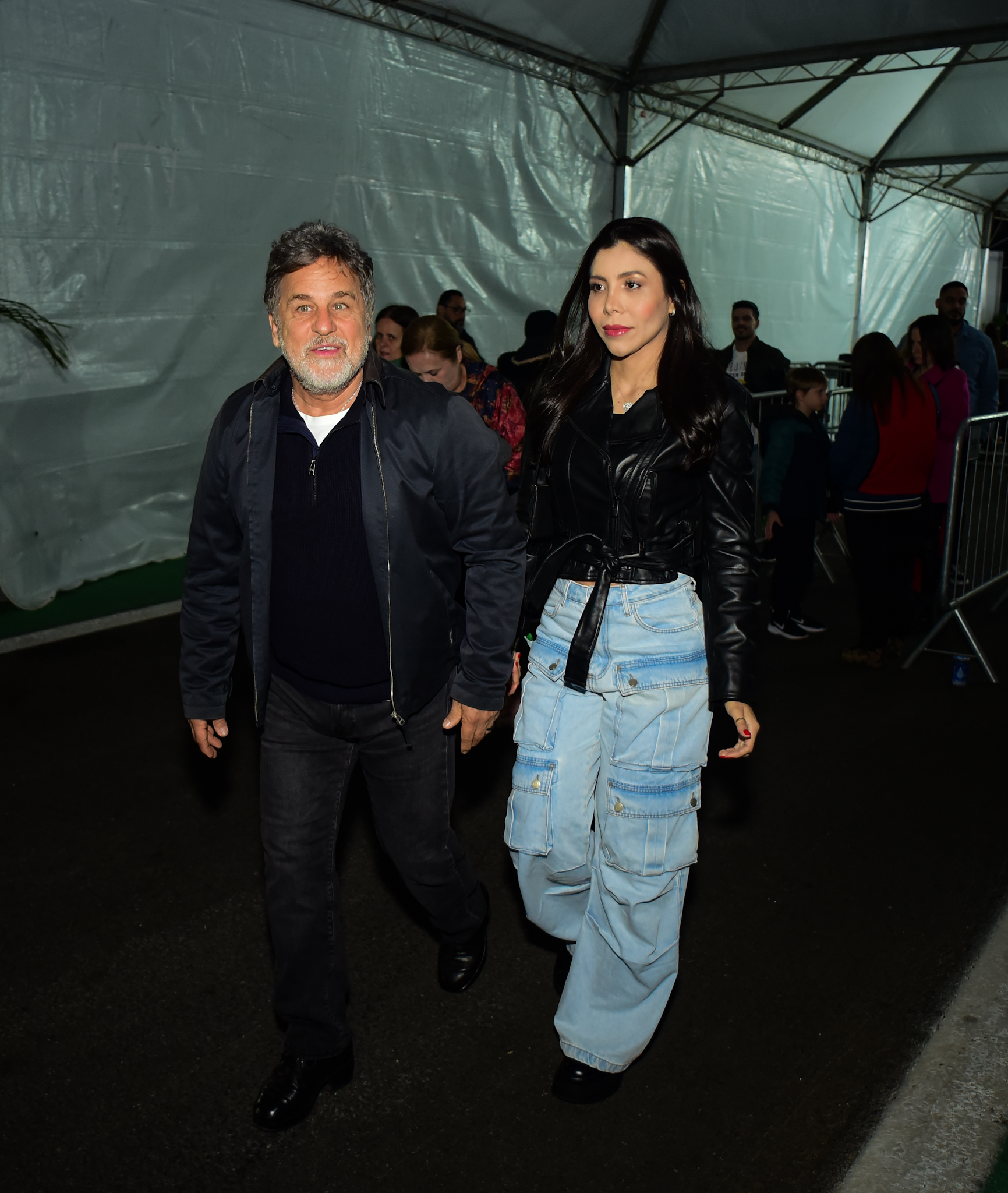 Marcos Frota e a namorada, Thaysa Rodrigues - Foto: Webert Belicio / Agnews