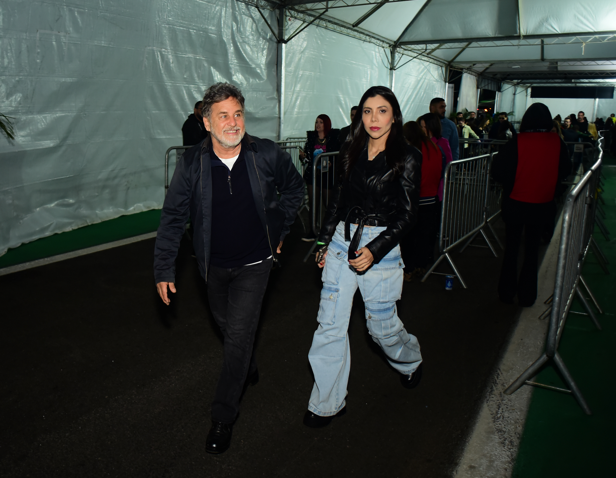 Marcos Frota e a namorada, Thaysa Rodrigues - Foto: Webert Belicio / Agnews