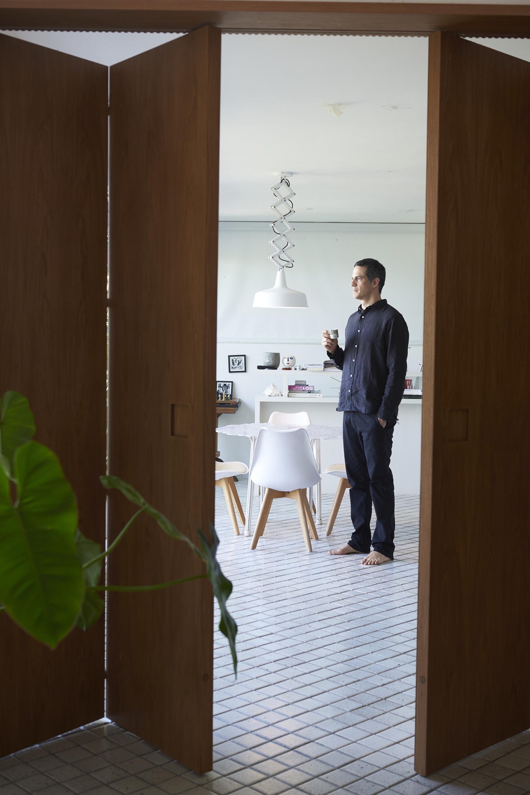 Mateus Solano mostra sua casa na Revista CARAS - FOTO: SELMY YASSUDA – ASSISTENTE DE FOTOGRAFIA: ROBSON ABREU; EDIÇÃO DE MODA: ALE DUPRAT; PRODUÇÃO DE MODA: KADU NUNNES