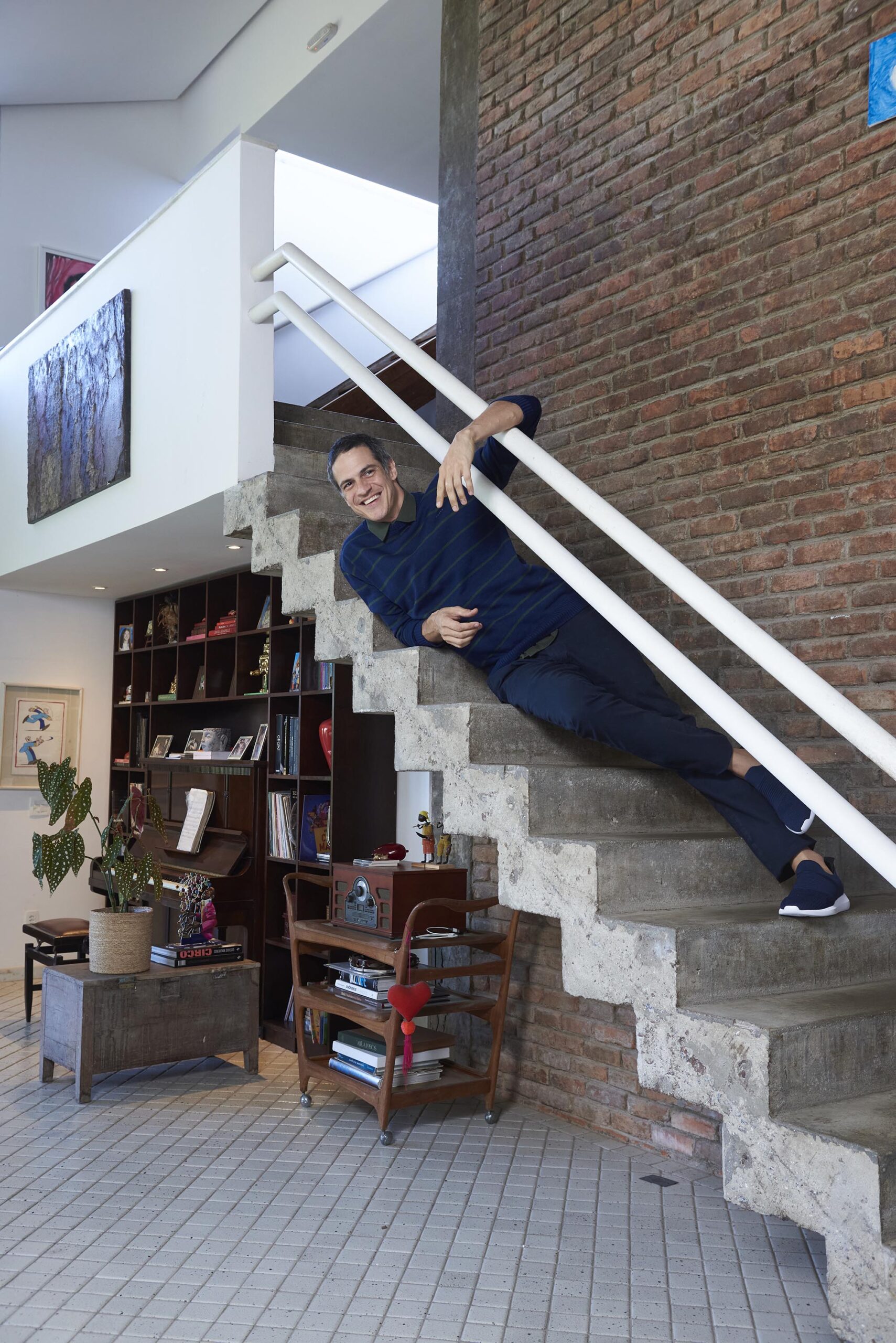 Mateus Solano mostra sua casa na Revista CARAS - FOTO: SELMY YASSUDA – ASSISTENTE DE FOTOGRAFIA: ROBSON ABREU; EDIÇÃO DE MODA: ALE DUPRAT; PRODUÇÃO DE MODA: KADU NUNNES