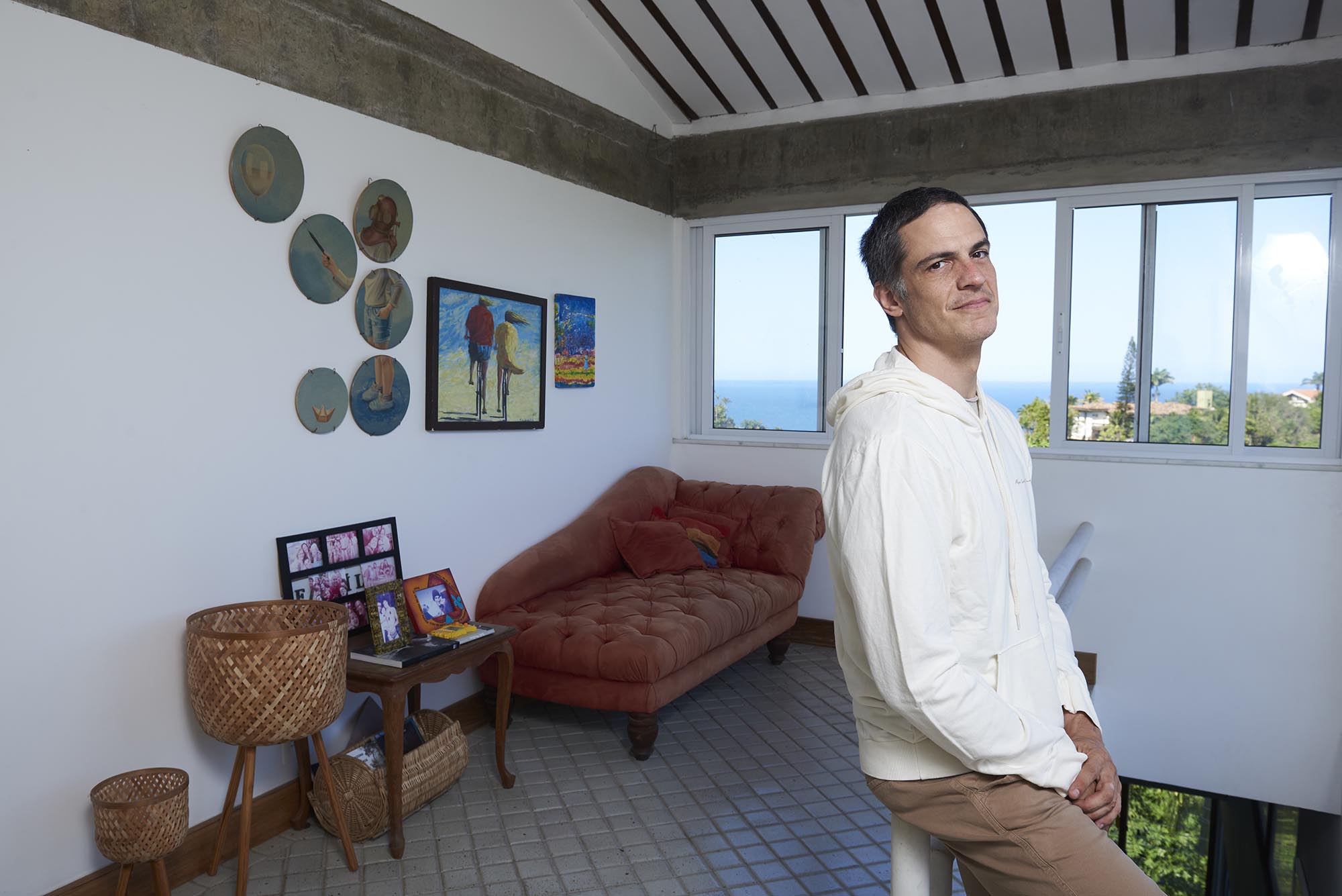 Mateus Solano mostra sua casa na Revista CARAS - FOTO: SELMY YASSUDA – ASSISTENTE DE FOTOGRAFIA: ROBSON ABREU; EDIÇÃO DE MODA: ALE DUPRAT; PRODUÇÃO DE MODA: KADU NUNNES