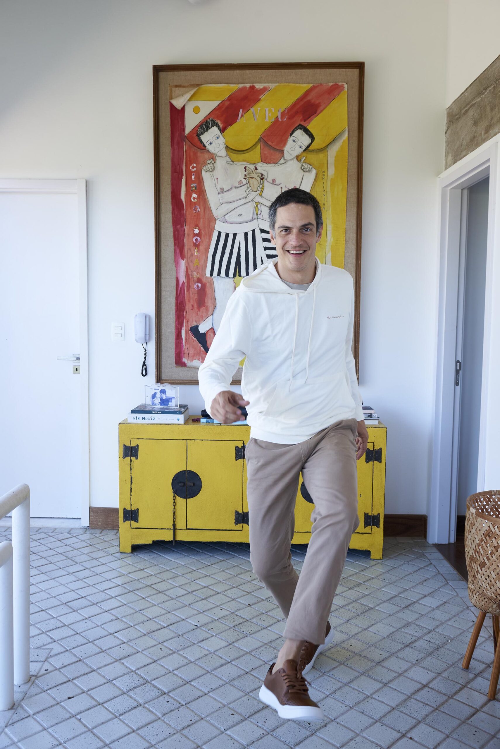 Mateus Solano mostra sua casa na Revista CARAS - FOTO: SELMY YASSUDA – ASSISTENTE DE FOTOGRAFIA: ROBSON ABREU; EDIÇÃO DE MODA: ALE DUPRAT; PRODUÇÃO DE MODA: KADU NUNNES