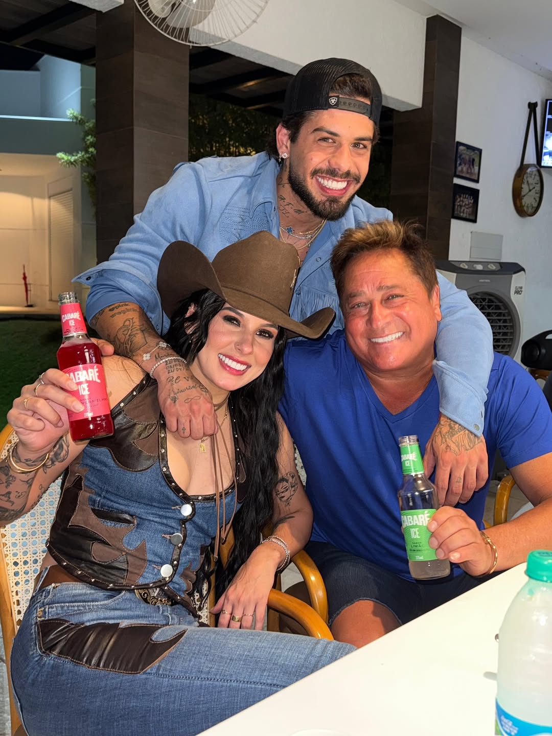 Leonardo posta foto com Zé Felipe e Ana Castela, em Goiânia — Foto: Reprodução/Instagram de Leonardo
