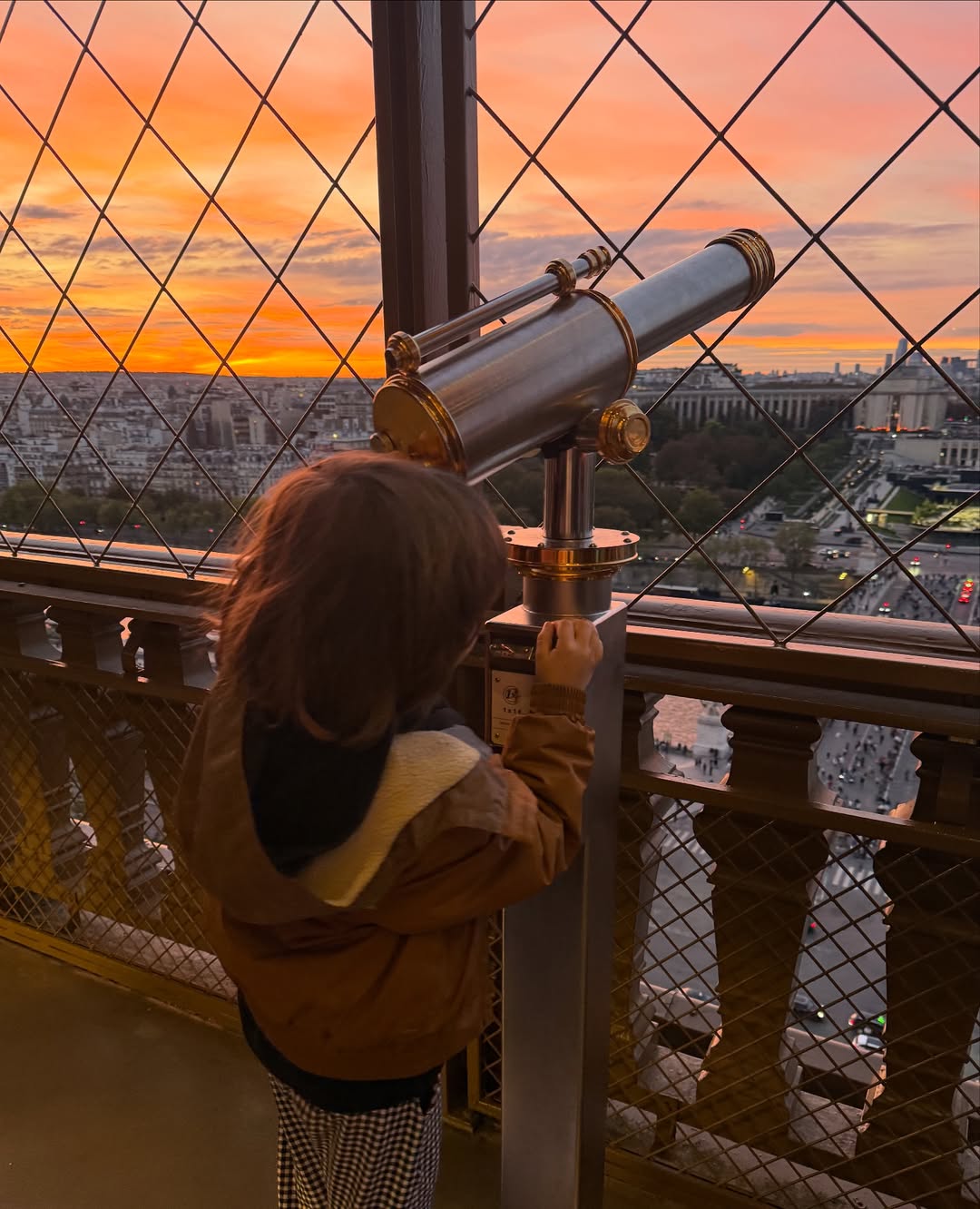 Letícia Colin exibe fotos de viagem a Paris — Foto: Reprodução/Instagram @leticiacolin