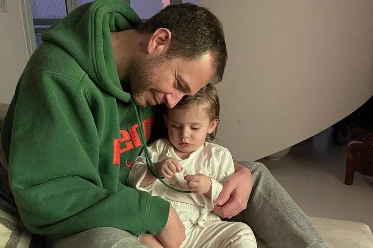 Tiago Leifert com a filha, Lua - Foto: Reprodução / Instagram @tiagoleifert