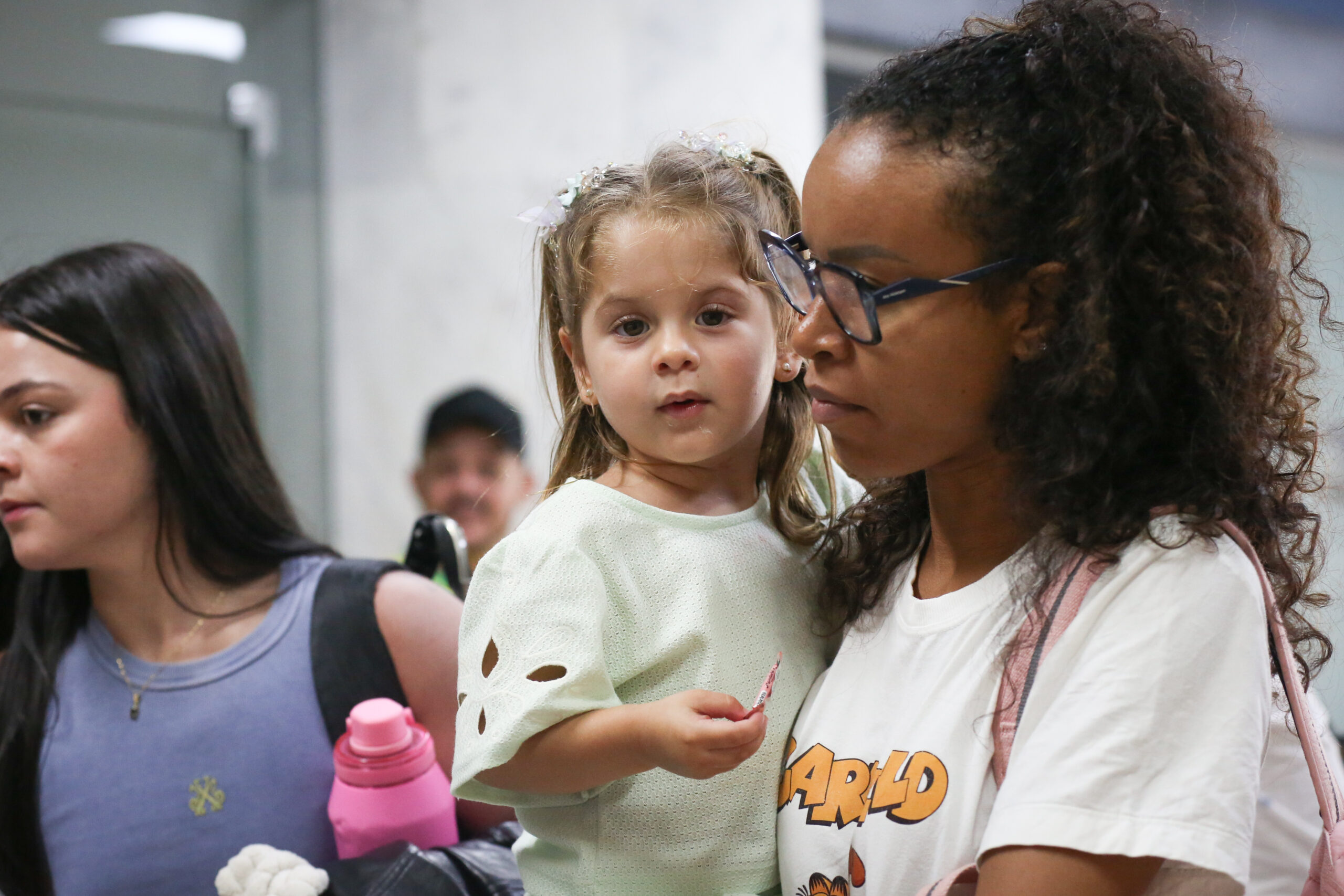 Virginia Fonseca e os filhos são fotografados no aeroporto do Rio de Janeiro - Foto: Anna Giullia / AgNews