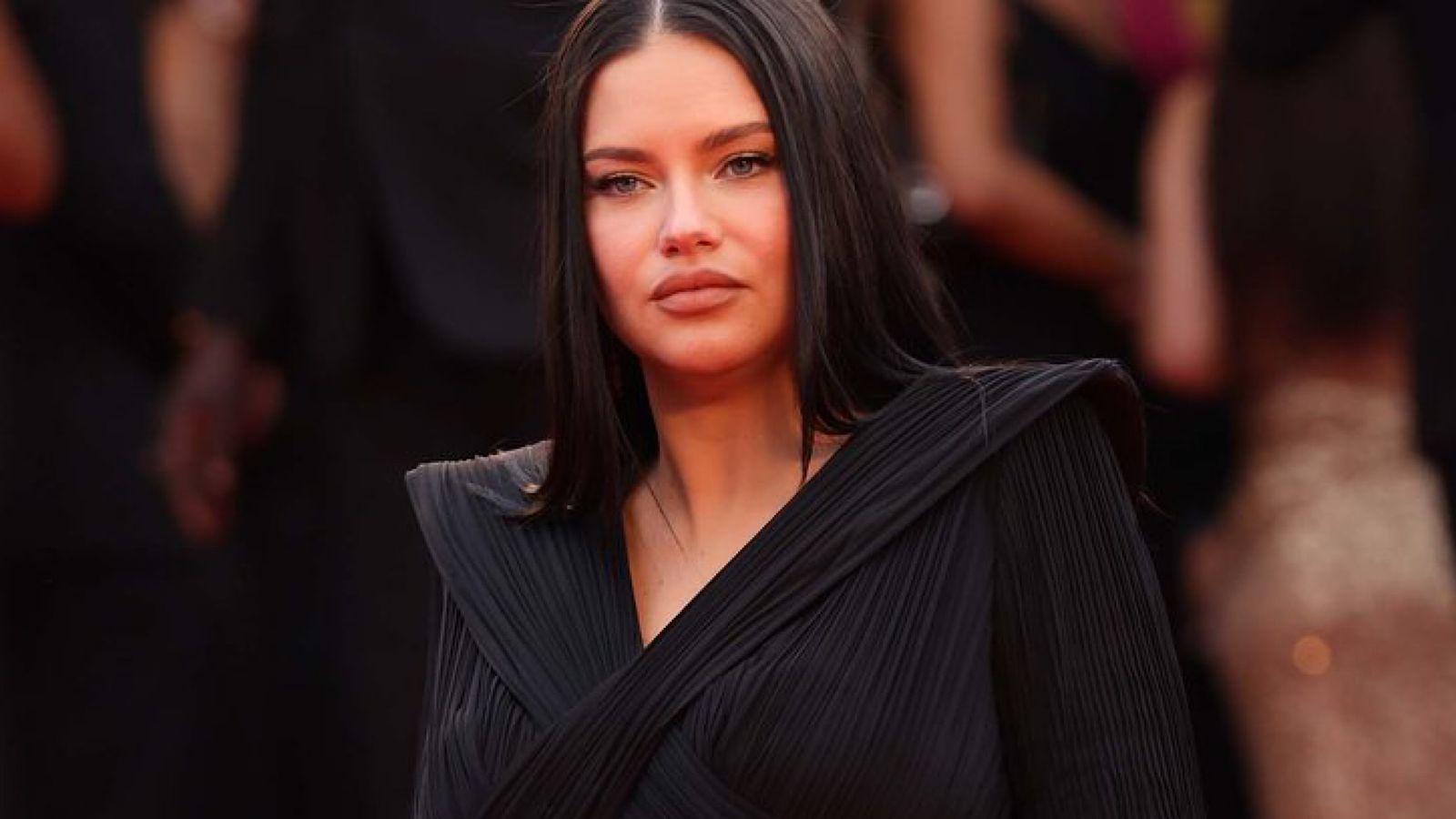 Confira 5 looks da C&A que são os queridinhos de Adriana Lima – CARAS Indica
