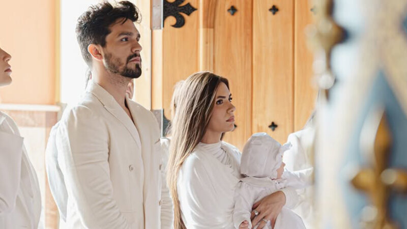 Veja o bolo do almoço de batizado da filha de Luan Santana