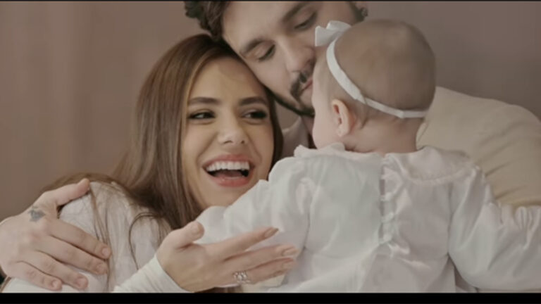 Esposa de Luan Santana mostra vídeo do batizado da filha com novas imagens da bebê