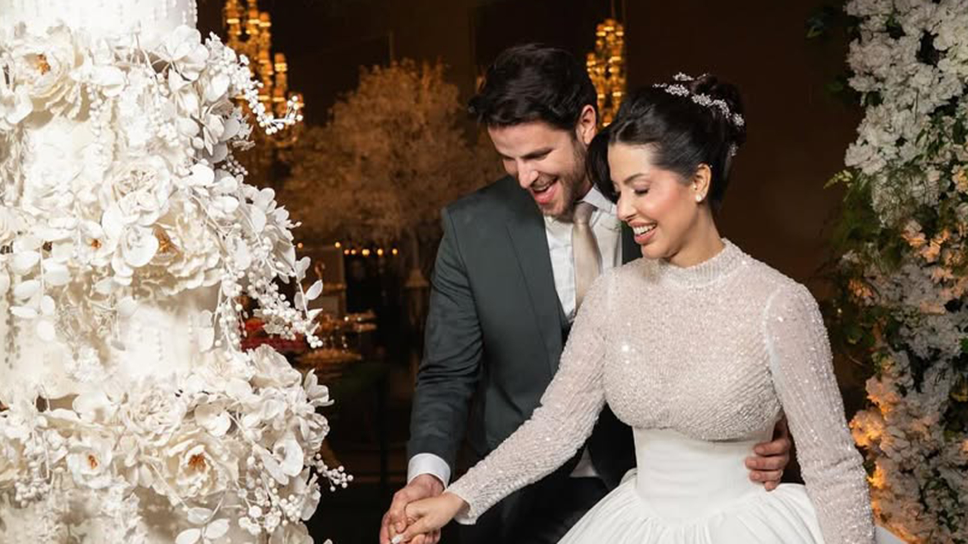 Bolo de casamento dos ex-BBBs Laís Caldas e Gustavo Marsengo - Foto: Reprodução / Instagram @rodolfosantosfotografo @ronivieirafestas