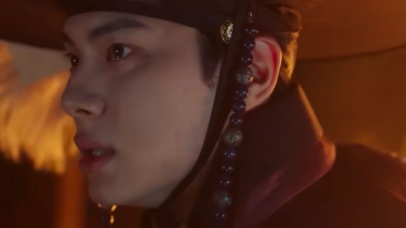 Rei Yi Heon em 'Bon Appétit, Vossa Majestade' - Foto: Reprodução/Netflix
