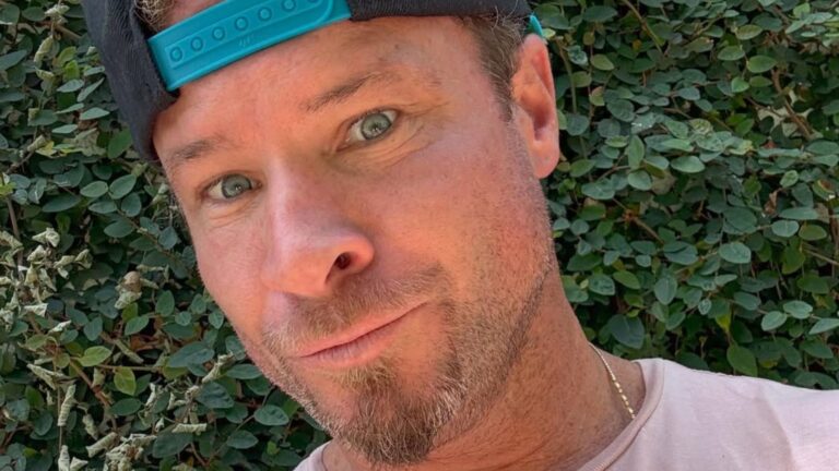 O que aconteceu com a voz de Brian Littrell, do Backstreet Boys?