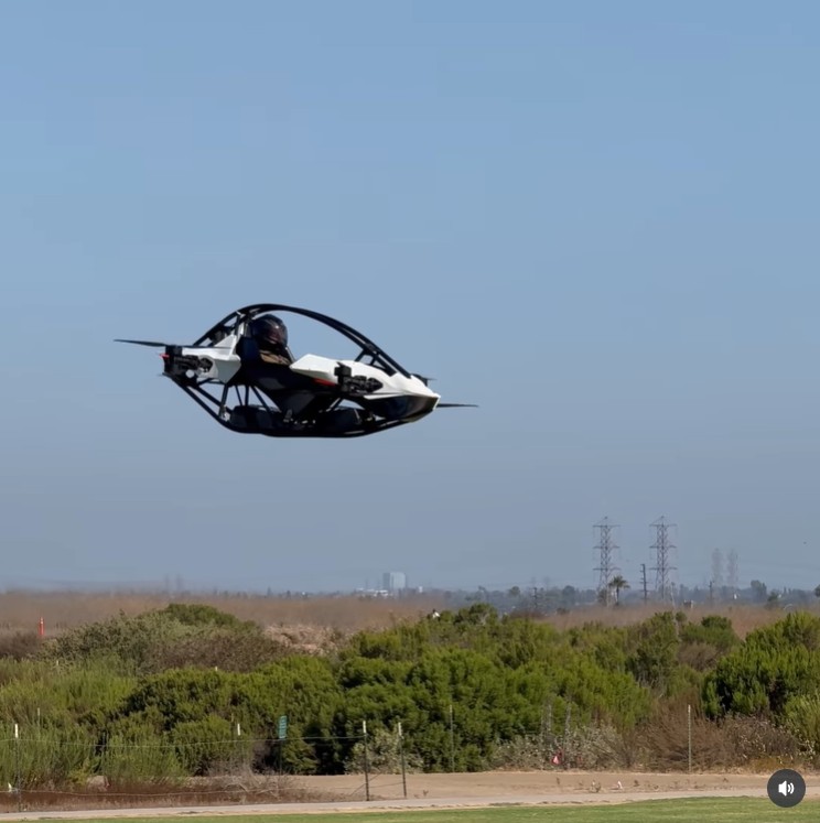 Palmer Luckey comprou 'carro voador' - Foto: Reprodu&ccedil;&atilde;o / Instagram; @jetsonaero