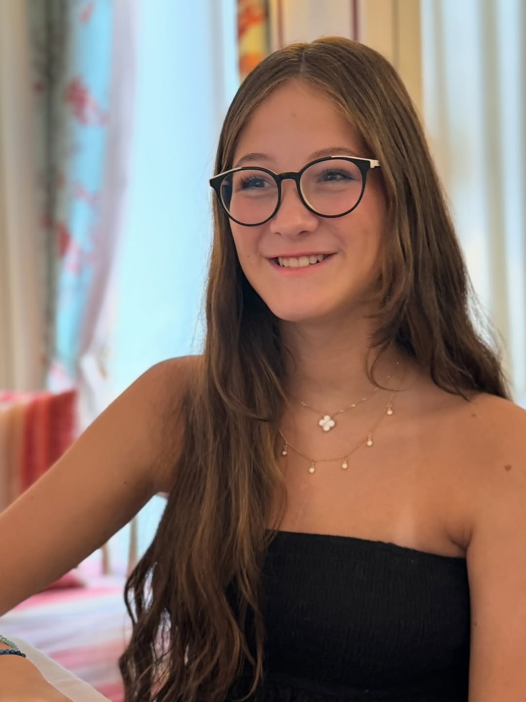 Celina Locks faz homenagem para Anne-Marie 