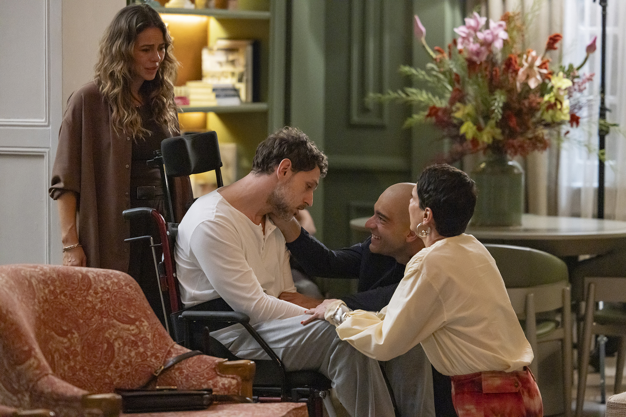 Cena do retorno de Leonardo para a família Roitman na novela Vale Tudo - Foto: Globo / Divulgação