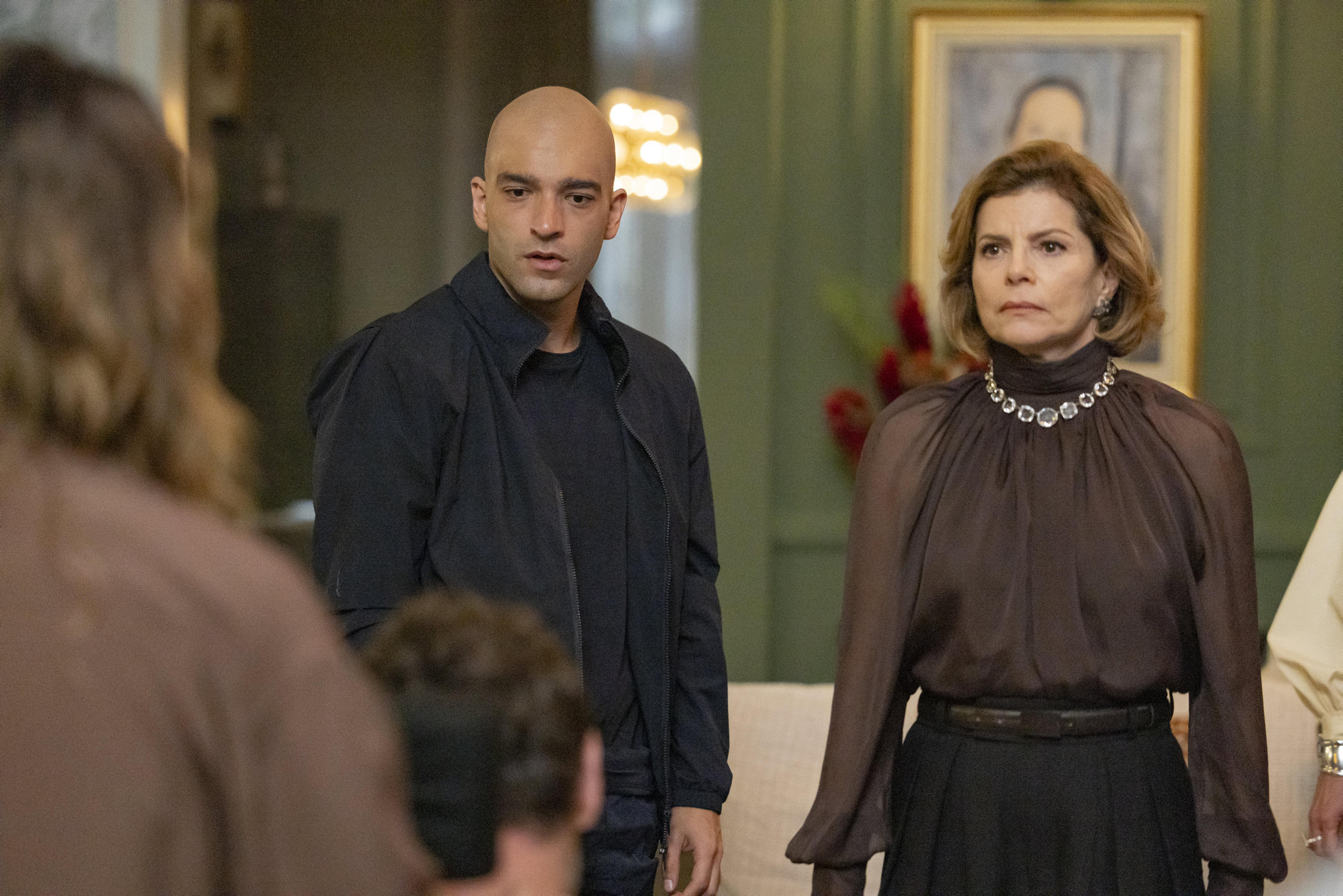 Cena do retorno de Leonardo para a família Roitman na novela Vale Tudo - Foto: Globo / Divulgação