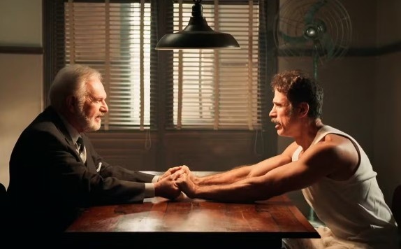 Paixão (Henri Pagnoncelli) e Ernesto (Eriberto Leão) – Foto: Reprodução/Globo