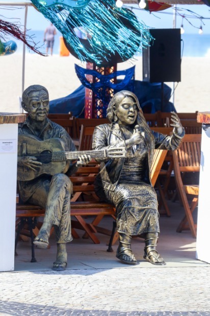 Estátuas de Gilberto Gil e Preta Gil em Copacabana - Foto: JC Pereira / AgNews