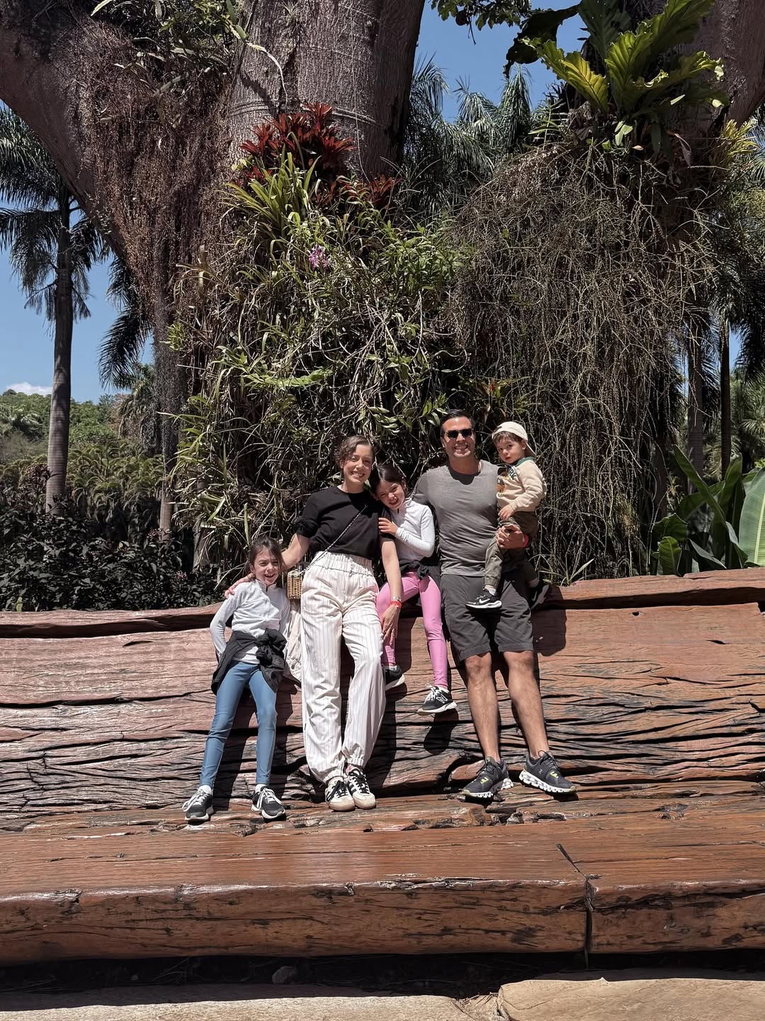 Fabiana Justus com o marido e os filhos - Foto: Reprodução / Instagram @fabianajustus
