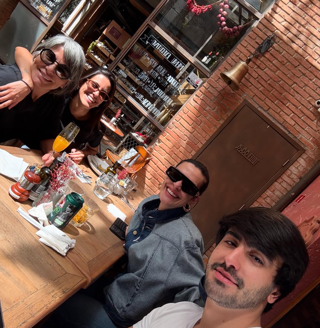Gloria Pires com os filhos Cleo, Ana e Bento - Foto: Reprodu&ccedil;&atilde;o / Instagram
