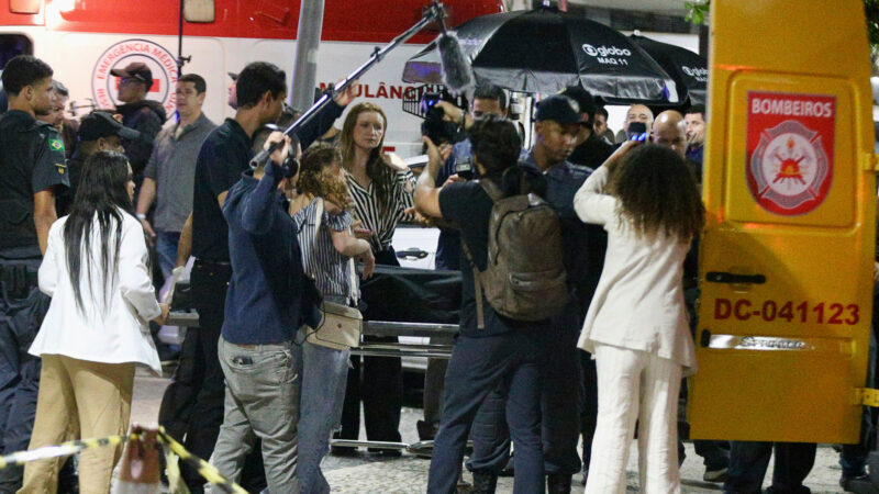 Gravação de parte da cena da morte de Odete Roitman na novela Vale Tudo - Foto: Thiago Martins / AgNews