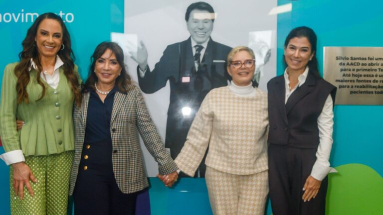 Viúva de Silvio Santos faz rara aparição ao lado das herdeiras do apresentador