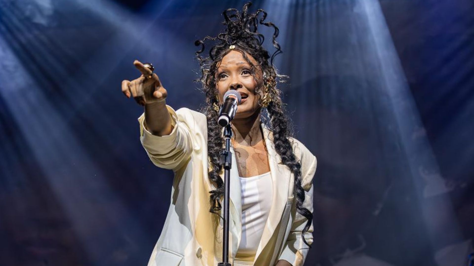 ‘A volta para música é uma necessidade de obedecer à minha alma’, diz Isabel Fillardis
