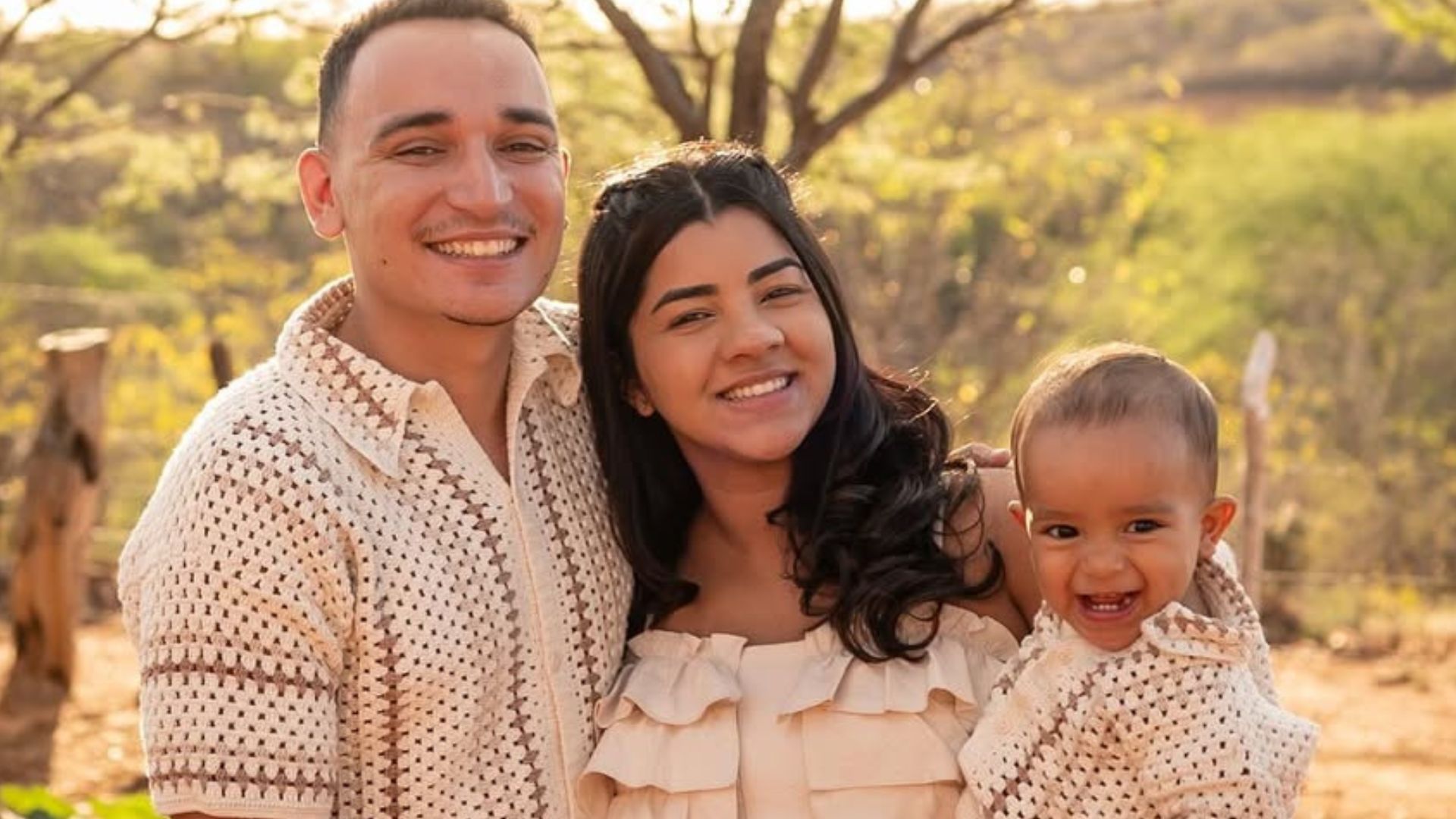 João Gomes e Ary Mirelle com o filho mais velho, Jorge